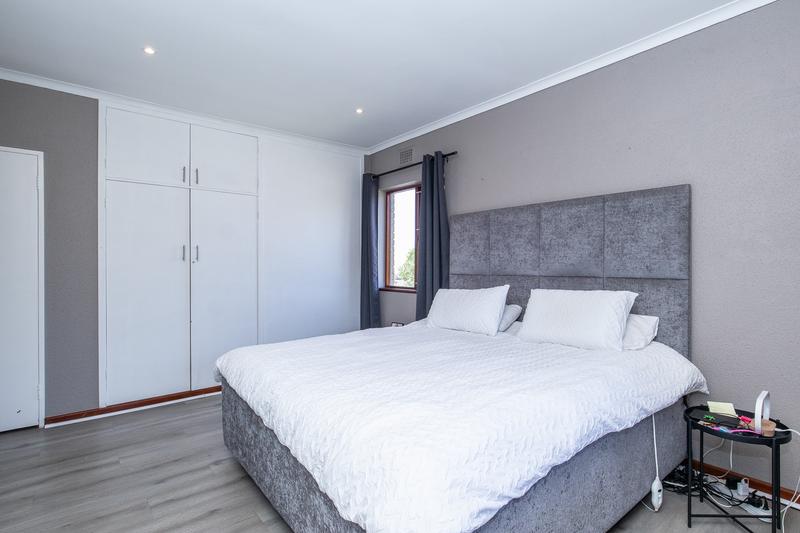 2 Bedroom Property for Sale in Bergvliet Western Cape